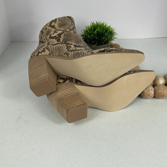 STEVE MADDEN
Women's Elene Pointed-Toe Booties Sz 8 NIB - Picture 6 of 12